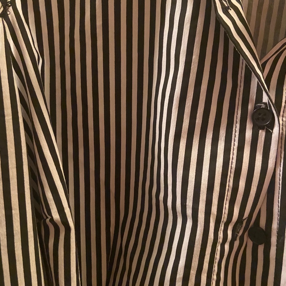 High/Low blouse. - Picture 3 of 3